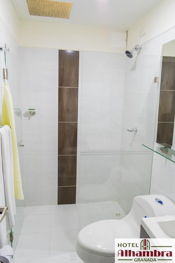 Hotel Alhambra Torre B ميتا المظهر الخارجي الصورة