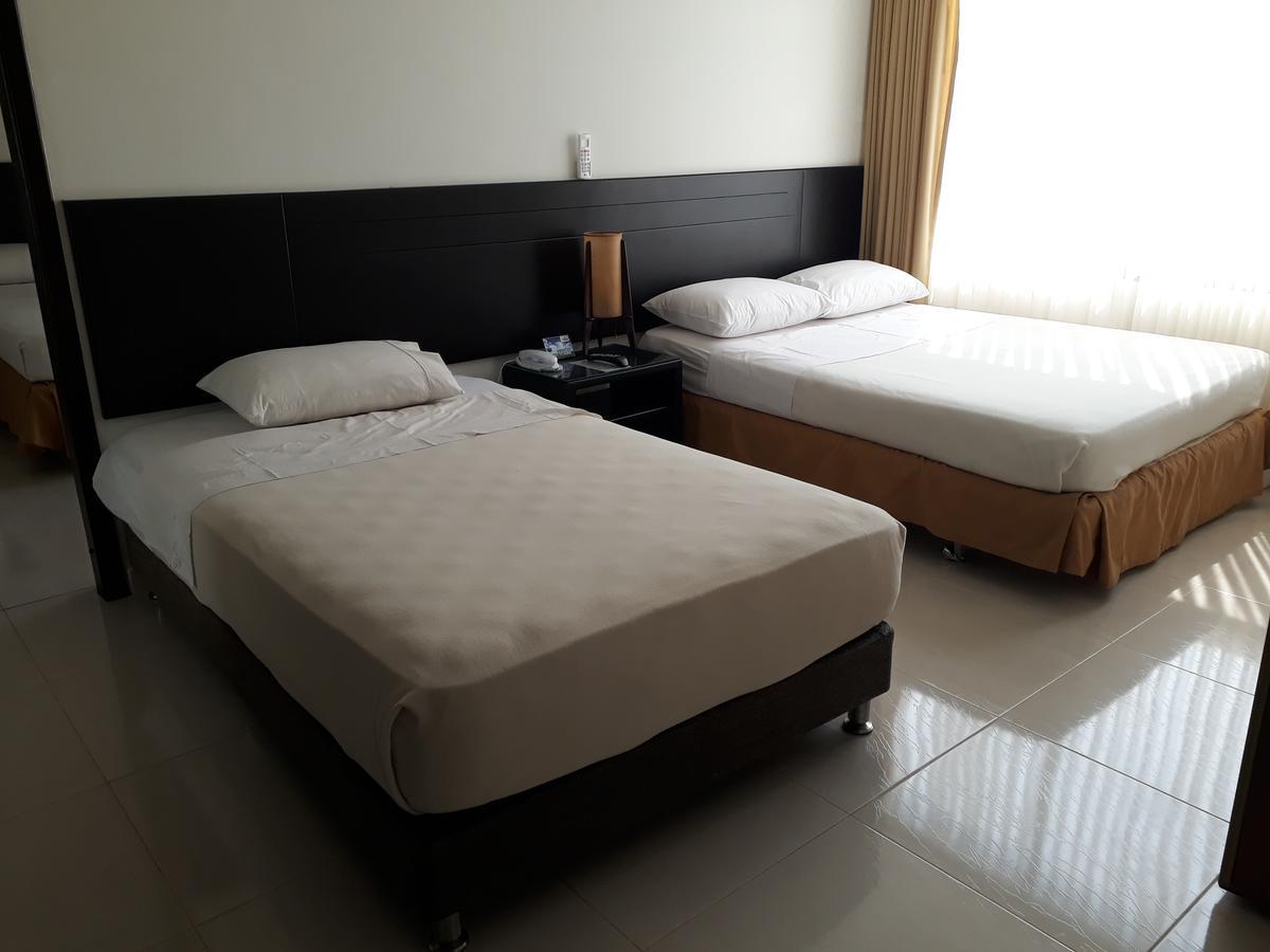 Hotel Alhambra Torre B ميتا المظهر الخارجي الصورة