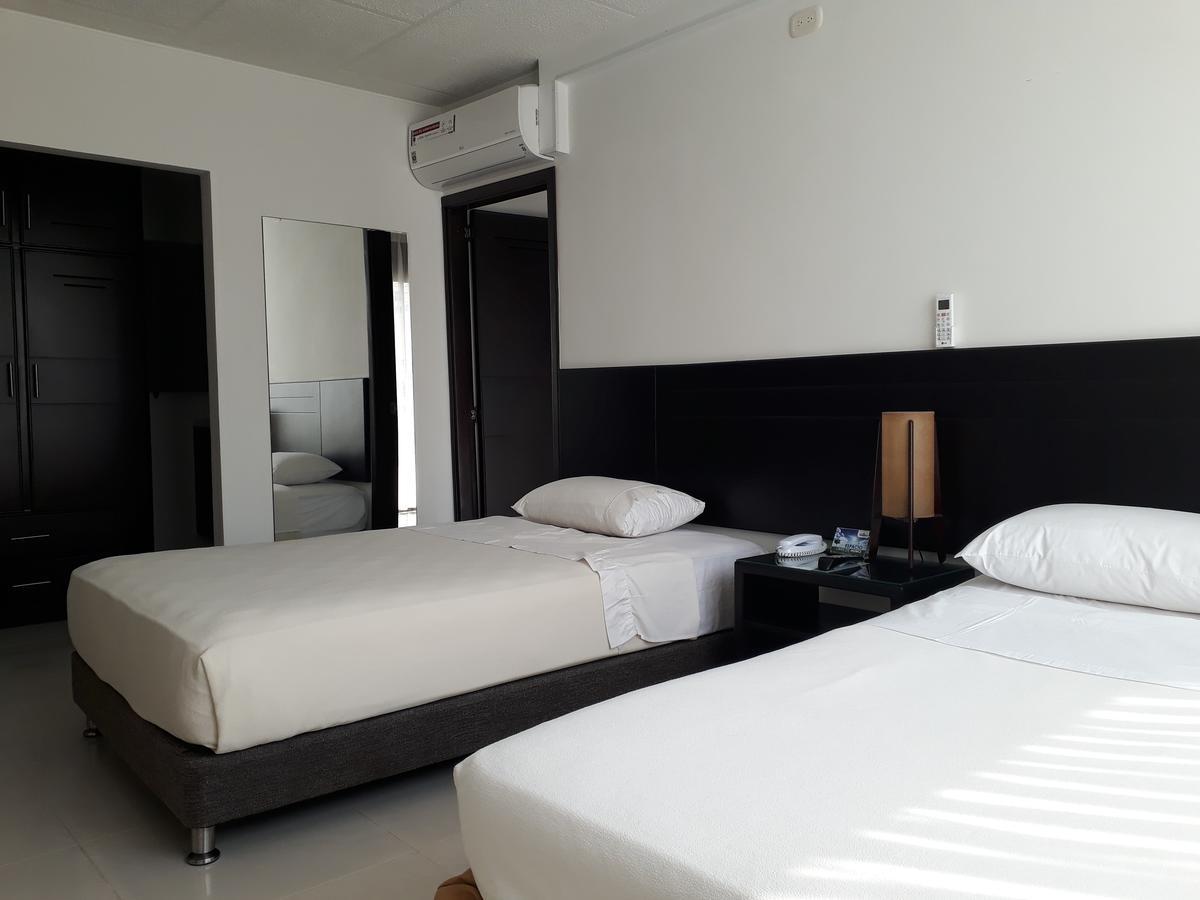 Hotel Alhambra Torre B ميتا المظهر الخارجي الصورة